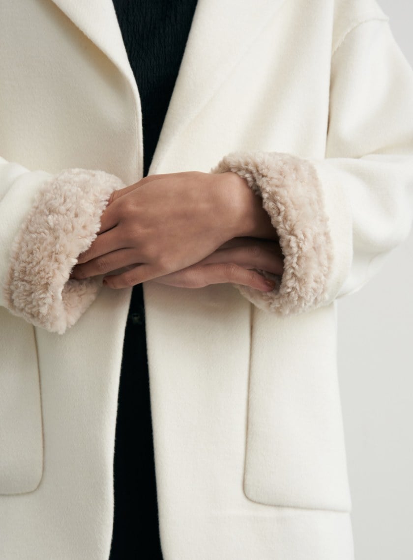 羊毛翻領落肩口袋大衣